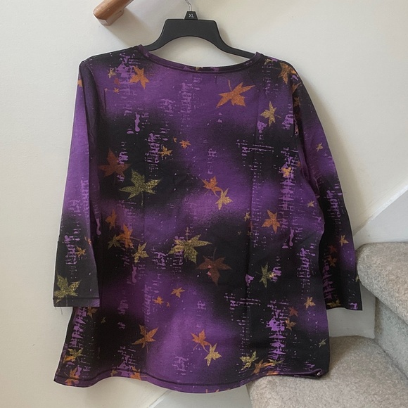 size xl, bust is 44โ inches, only one, Halloween shirt with cat ๐โโฌ and bats ๐ฆ - Picture 7 of 7